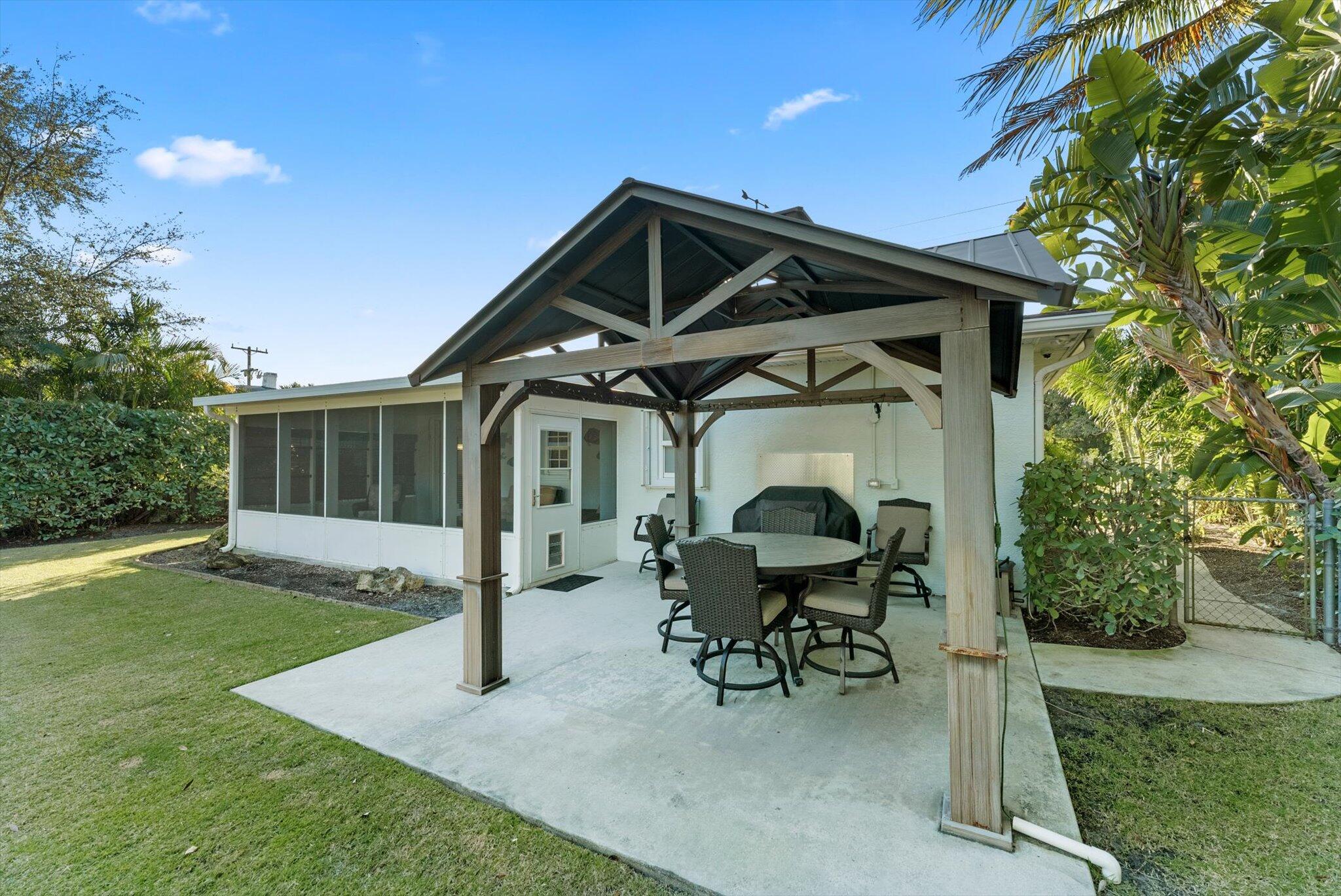 107 NW 4th Avenue