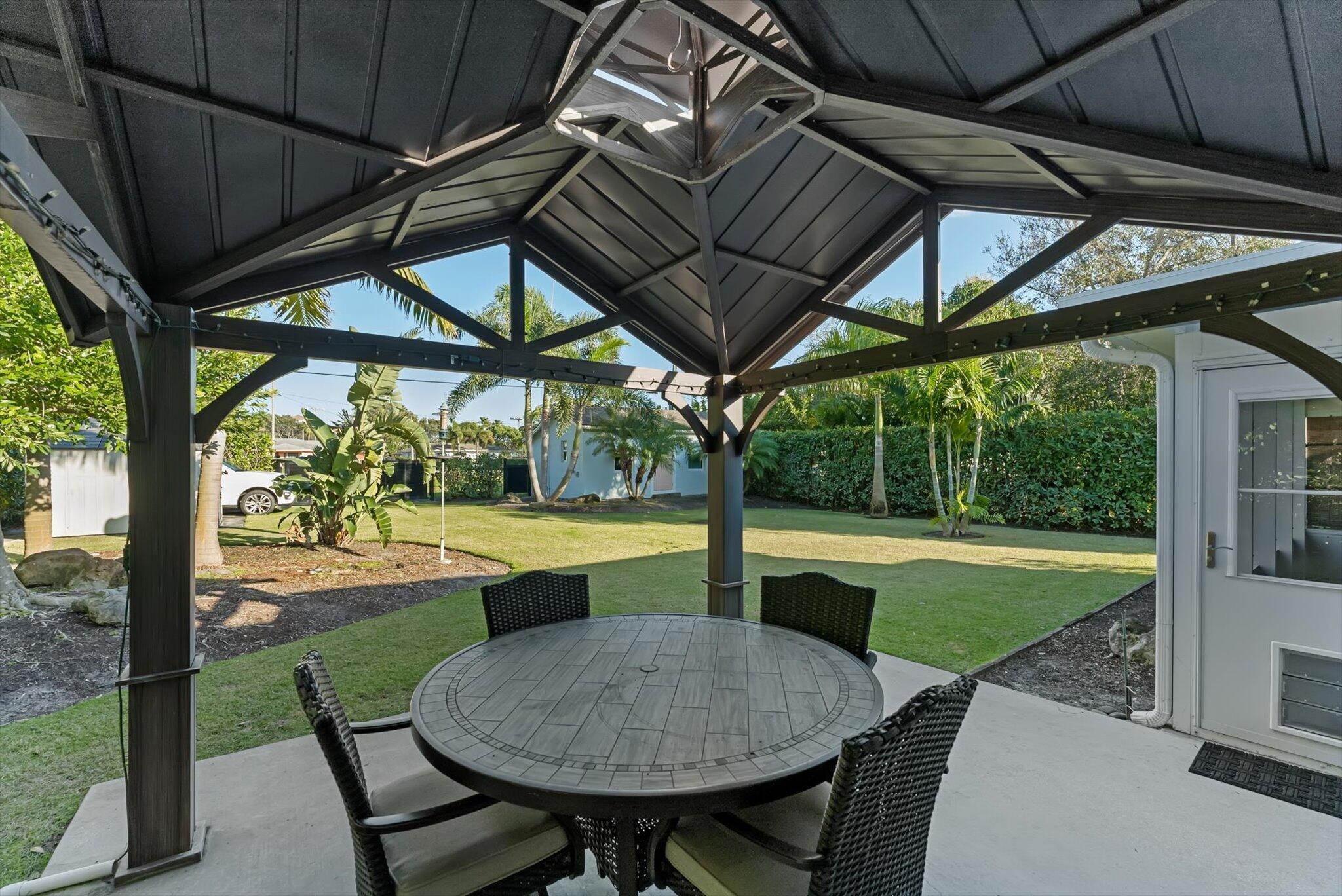 107 NW 4th Avenue