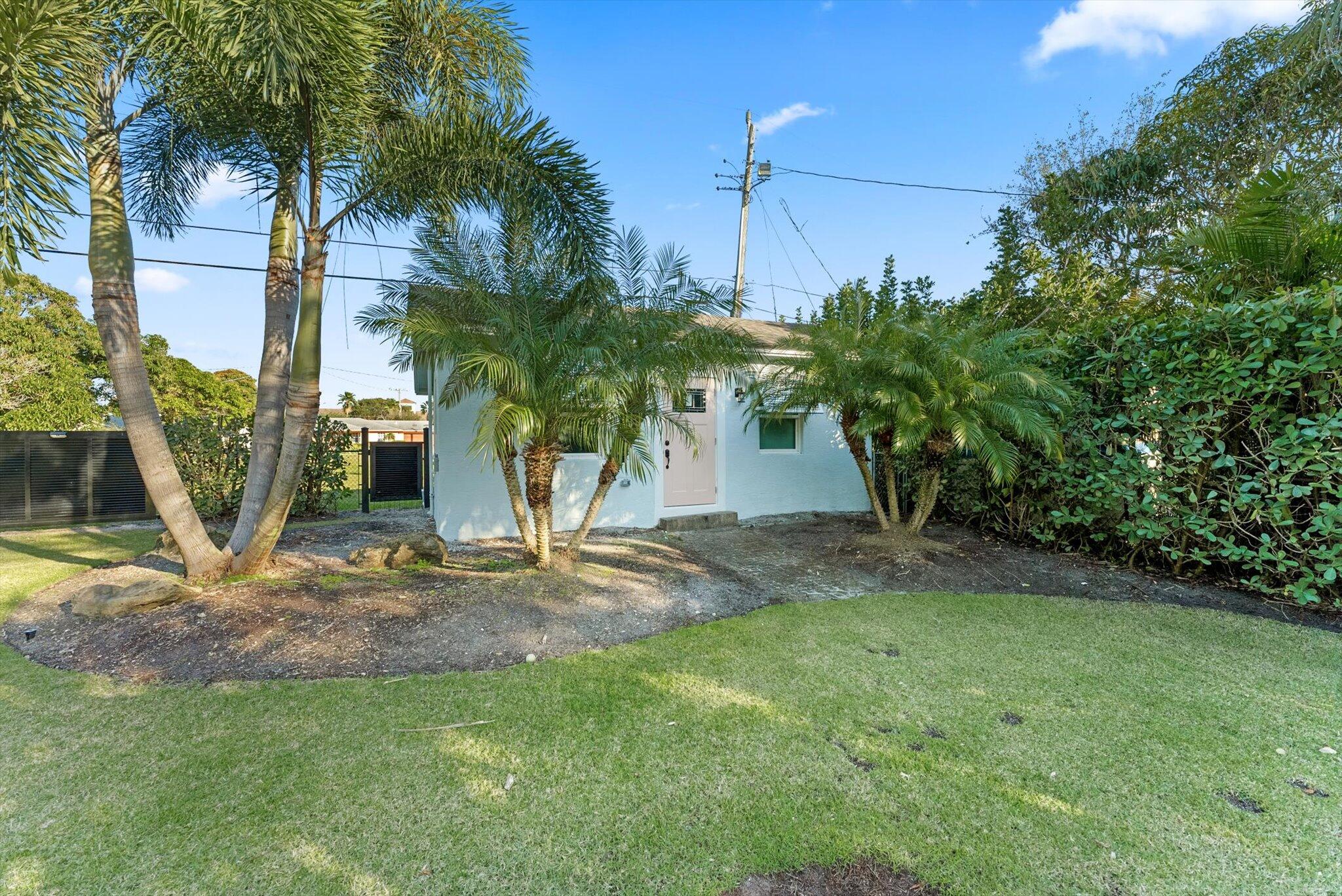 107 NW 4th Avenue