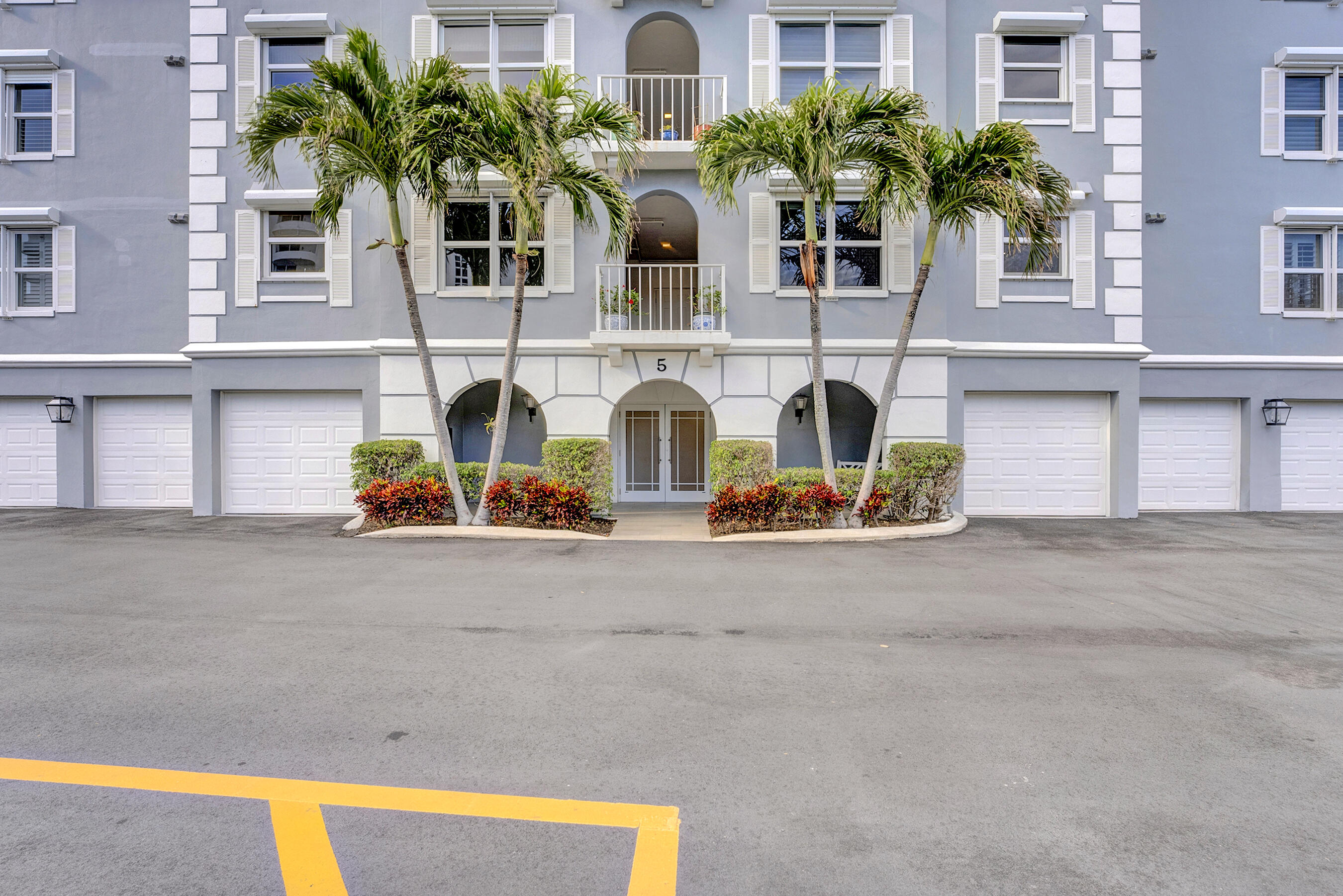 2150 S Ocean Boulevard 5a