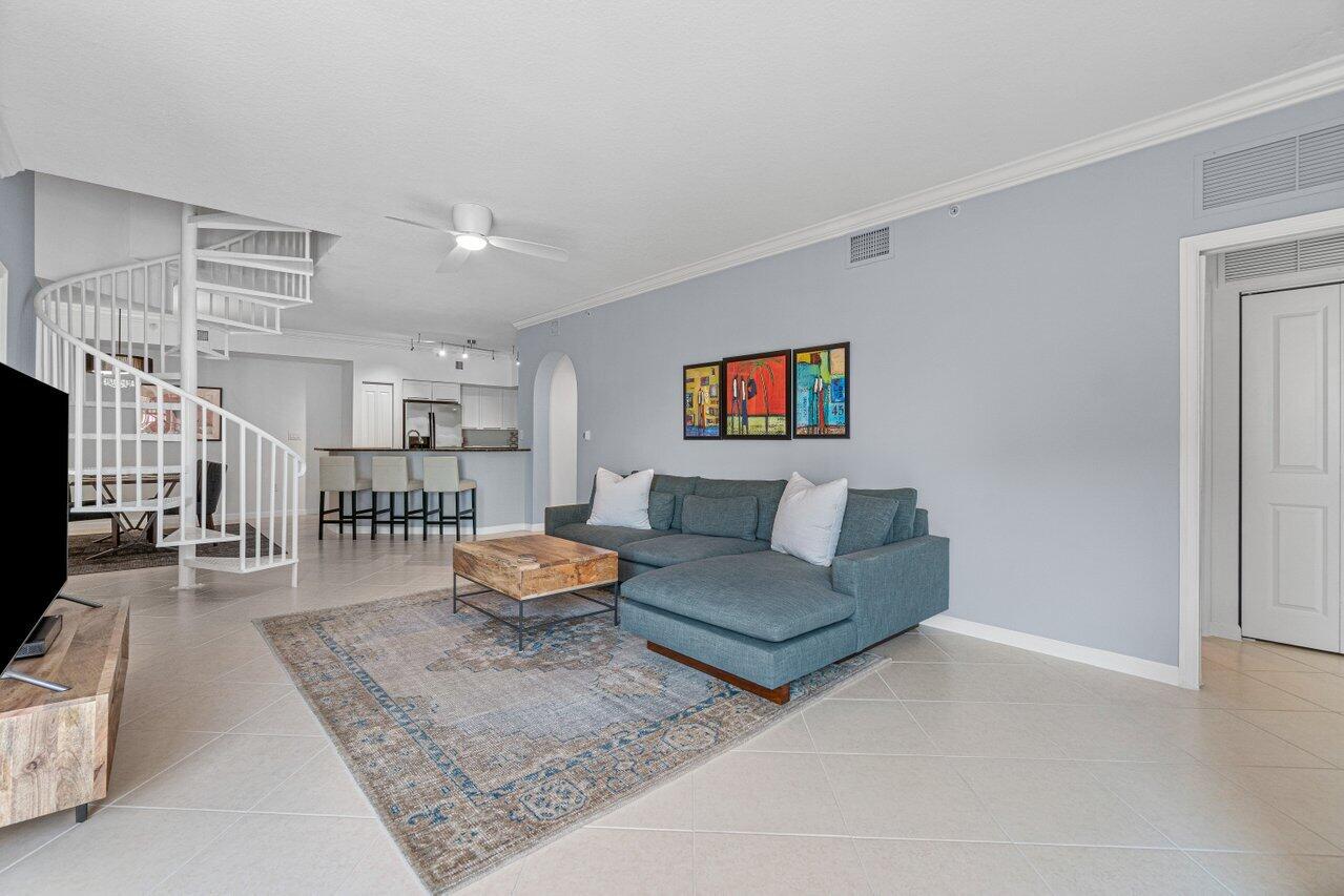 225 NE 1st Street 415