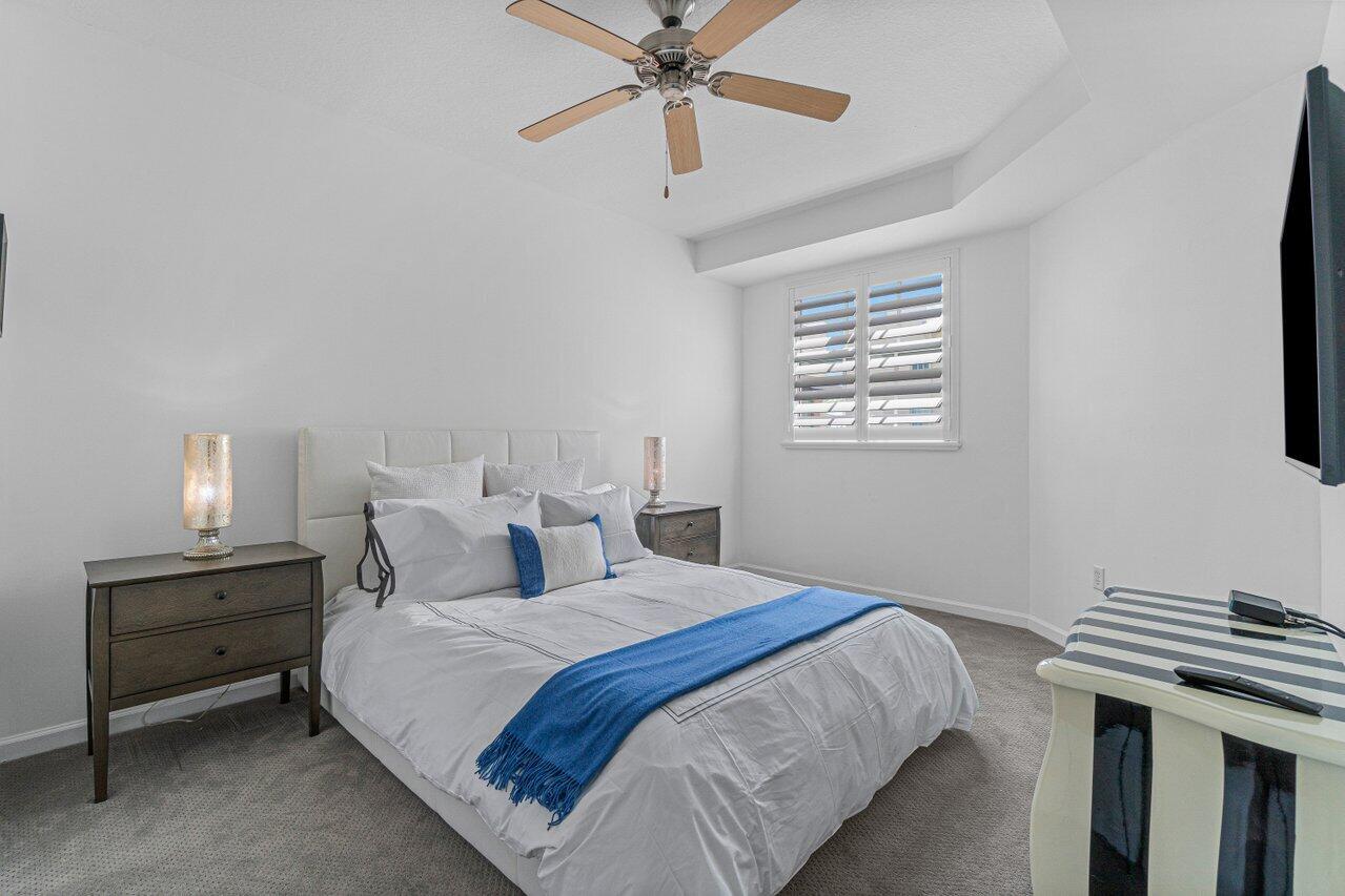 225 NE 1st Street 415