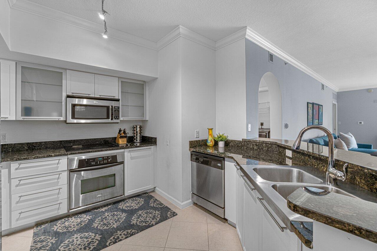 225 NE 1st Street 415