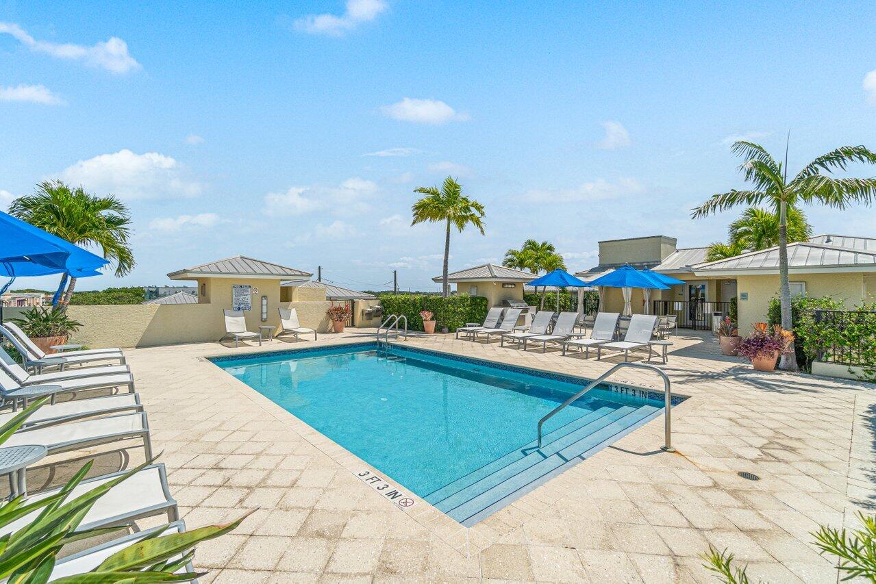 225 NE 1st Street 415