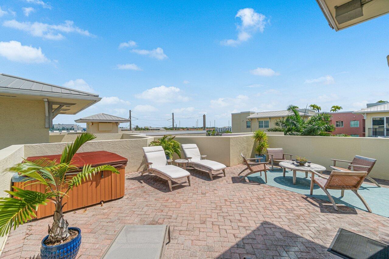 225 NE 1st Street 415