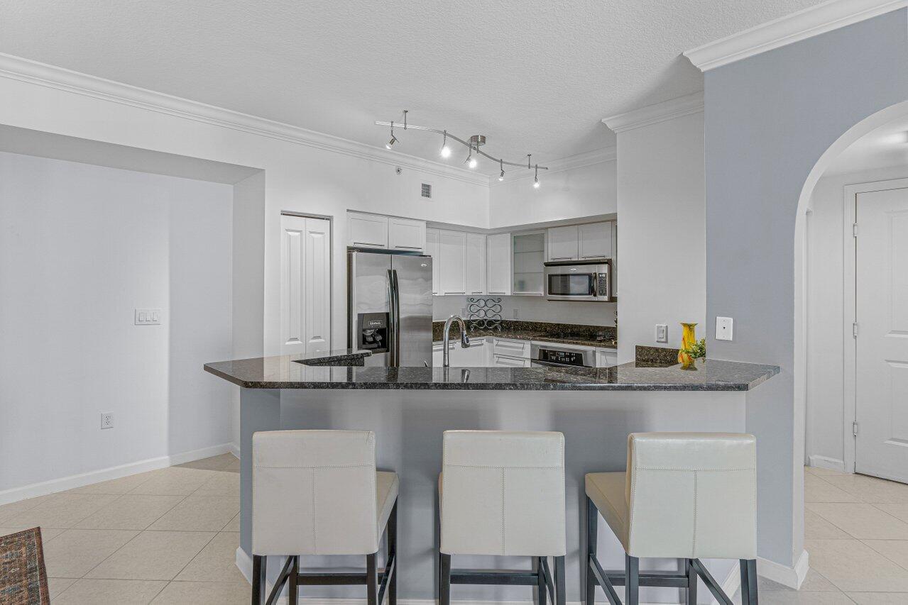 225 NE 1st Street 415