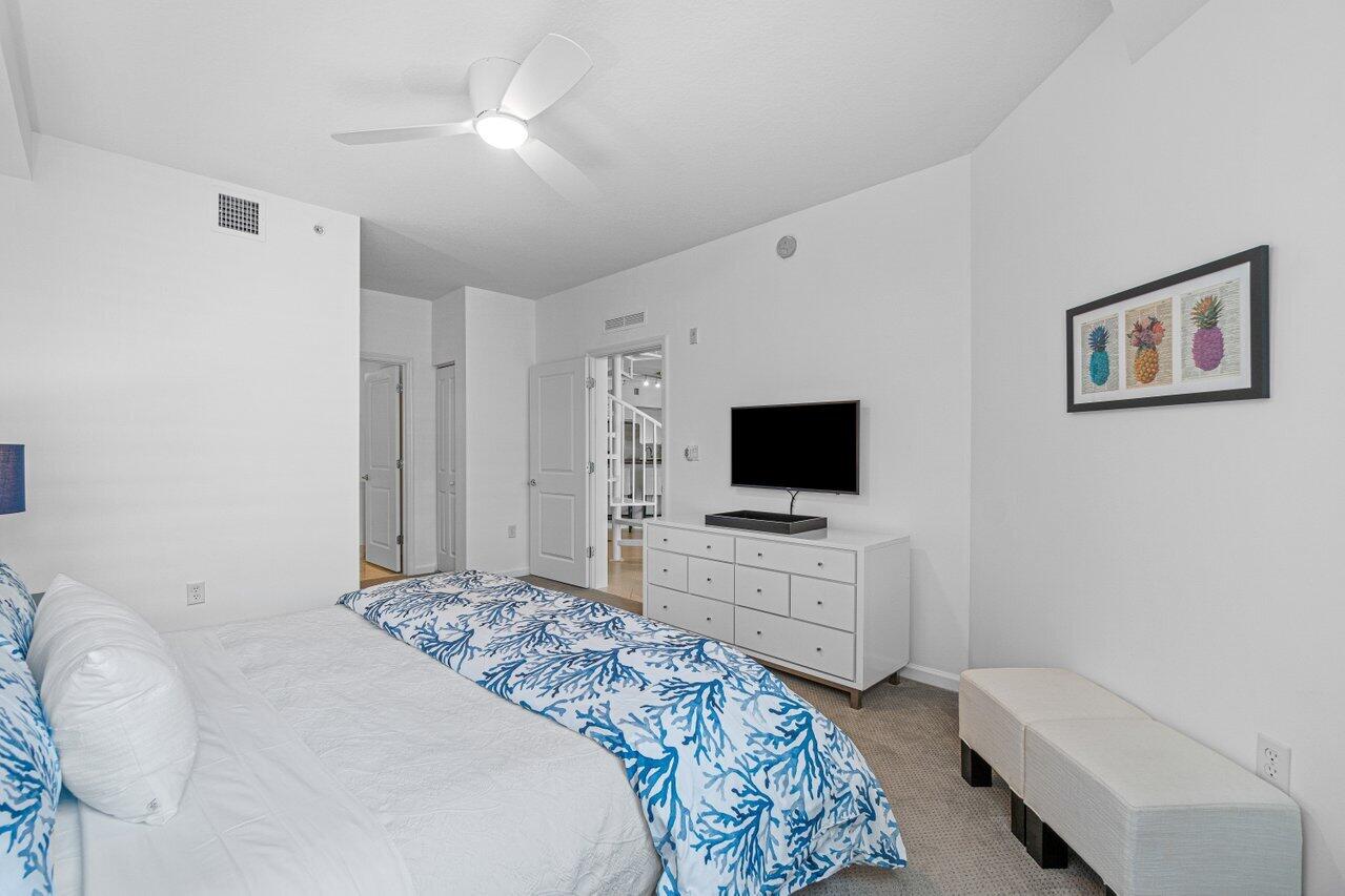 225 NE 1st Street 415