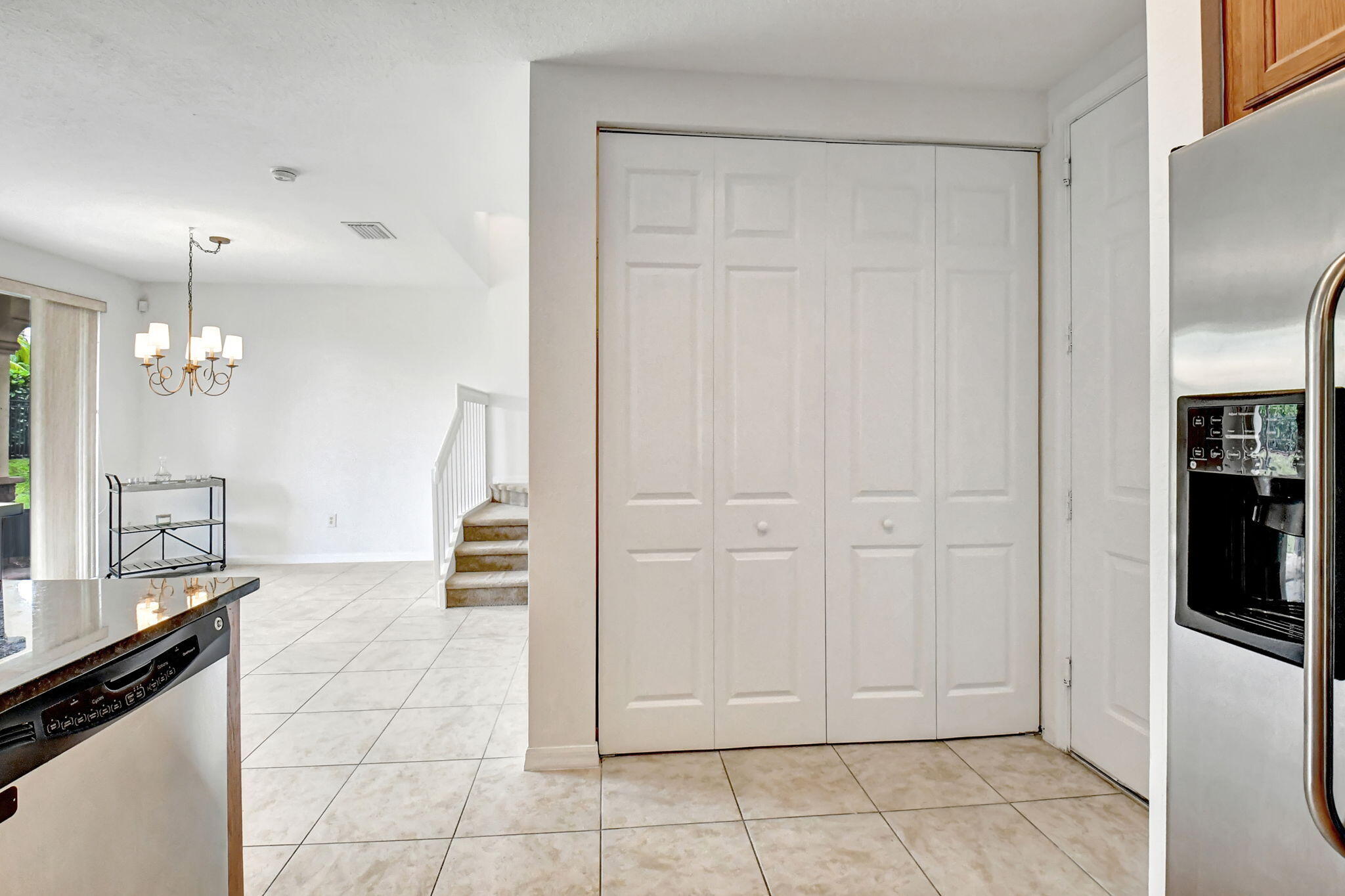 106 S Longport Circle H