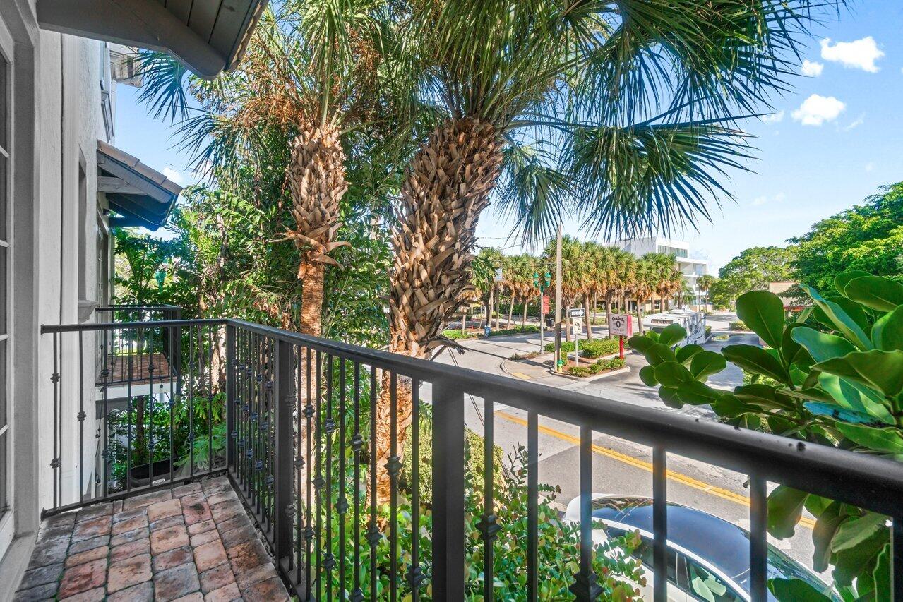 605 Renaissance Way
