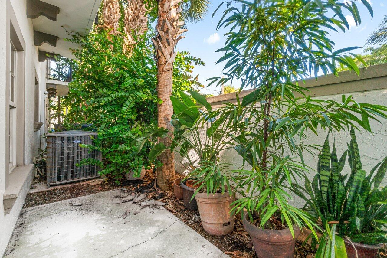 605 Renaissance Way