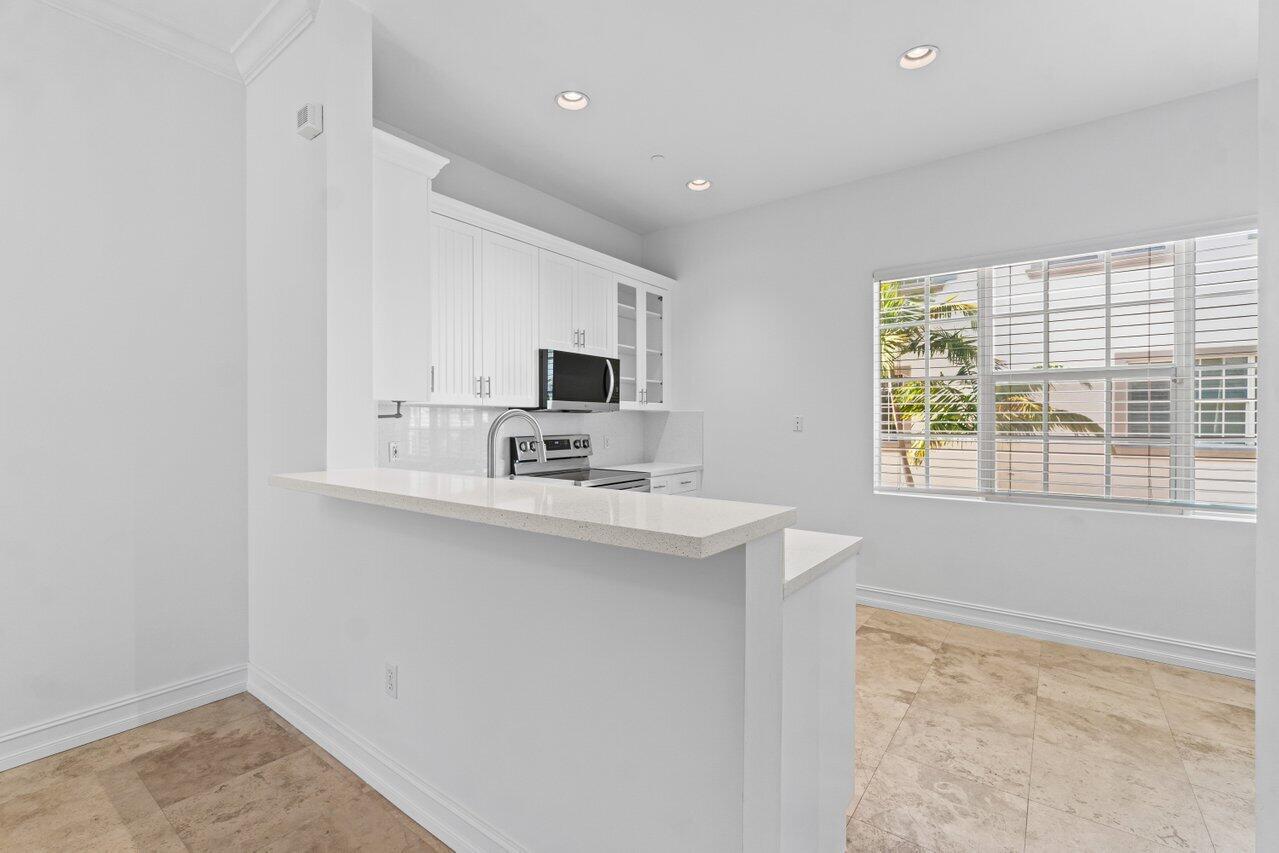 605 Renaissance Way