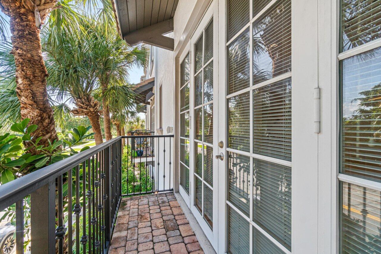 605 Renaissance Way