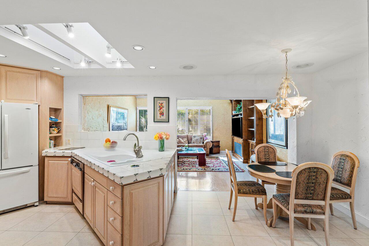 4770 Tree Fern Drive