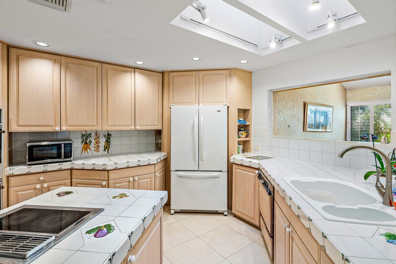 4770 Tree Fern Drive
