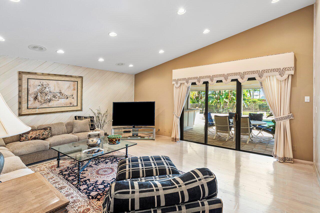 4770 Tree Fern Drive