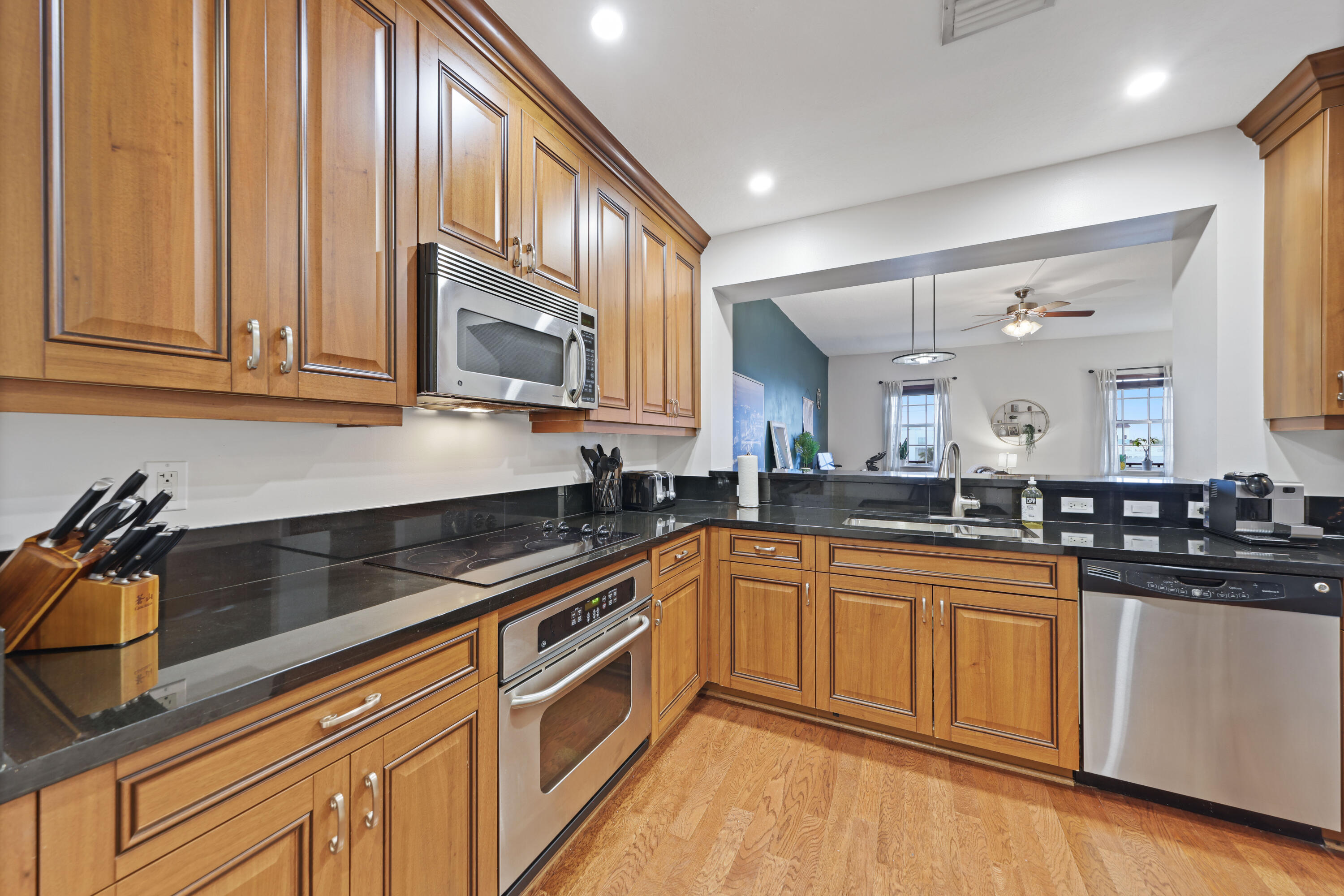 200 NE 2nd Avenue 403