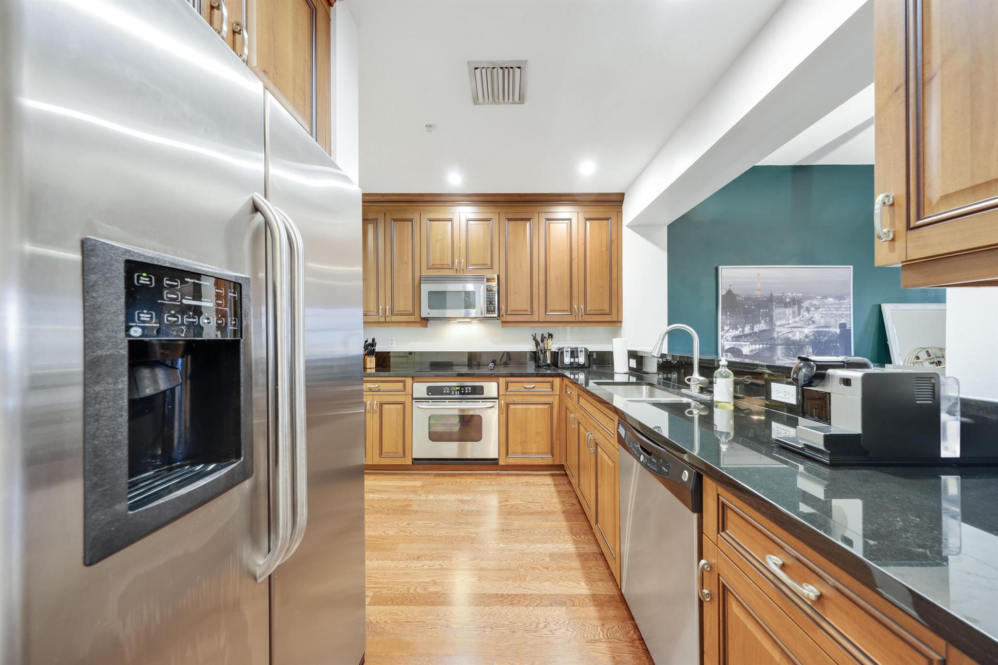 200 NE 2nd Avenue 403