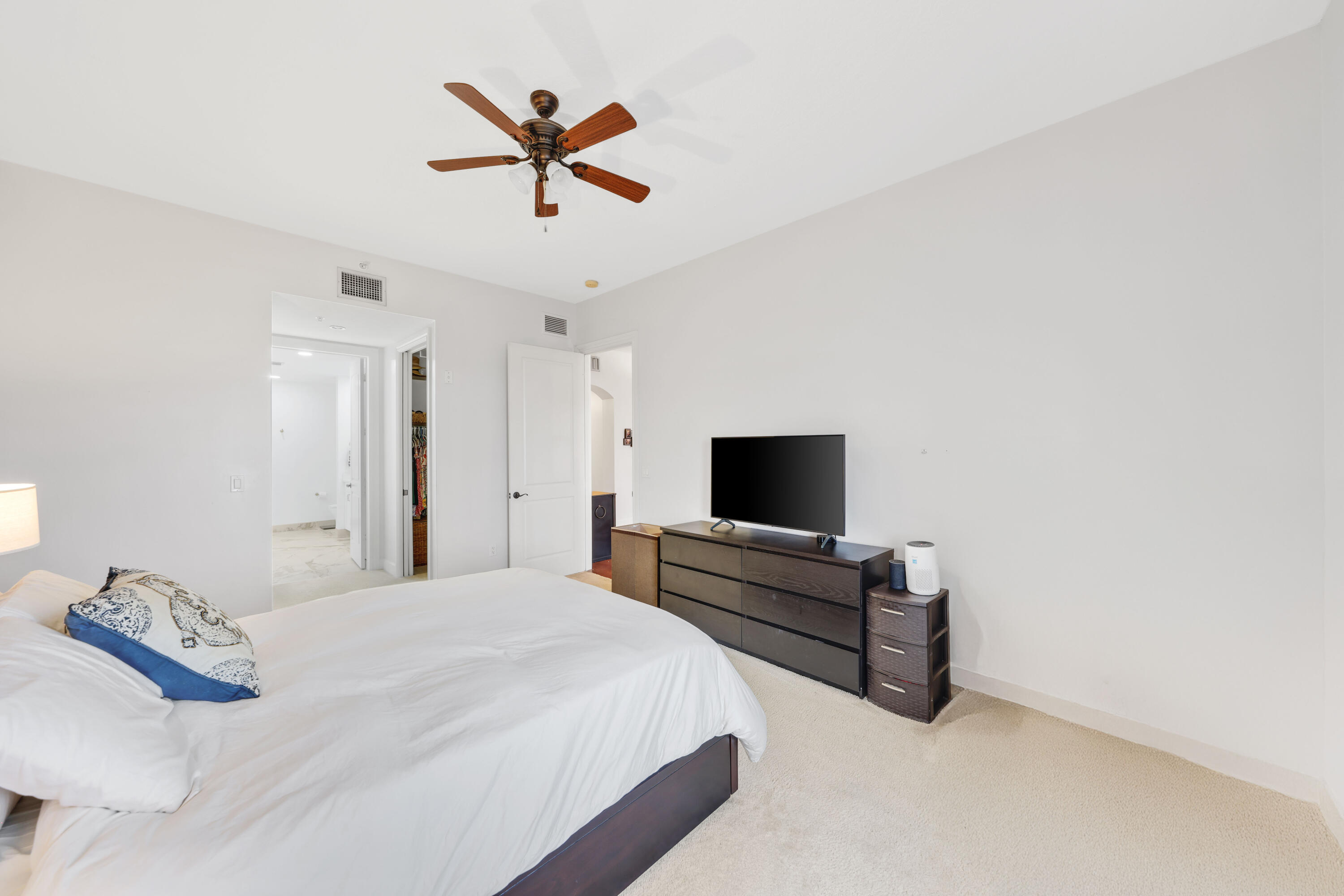 200 NE 2nd Avenue 403