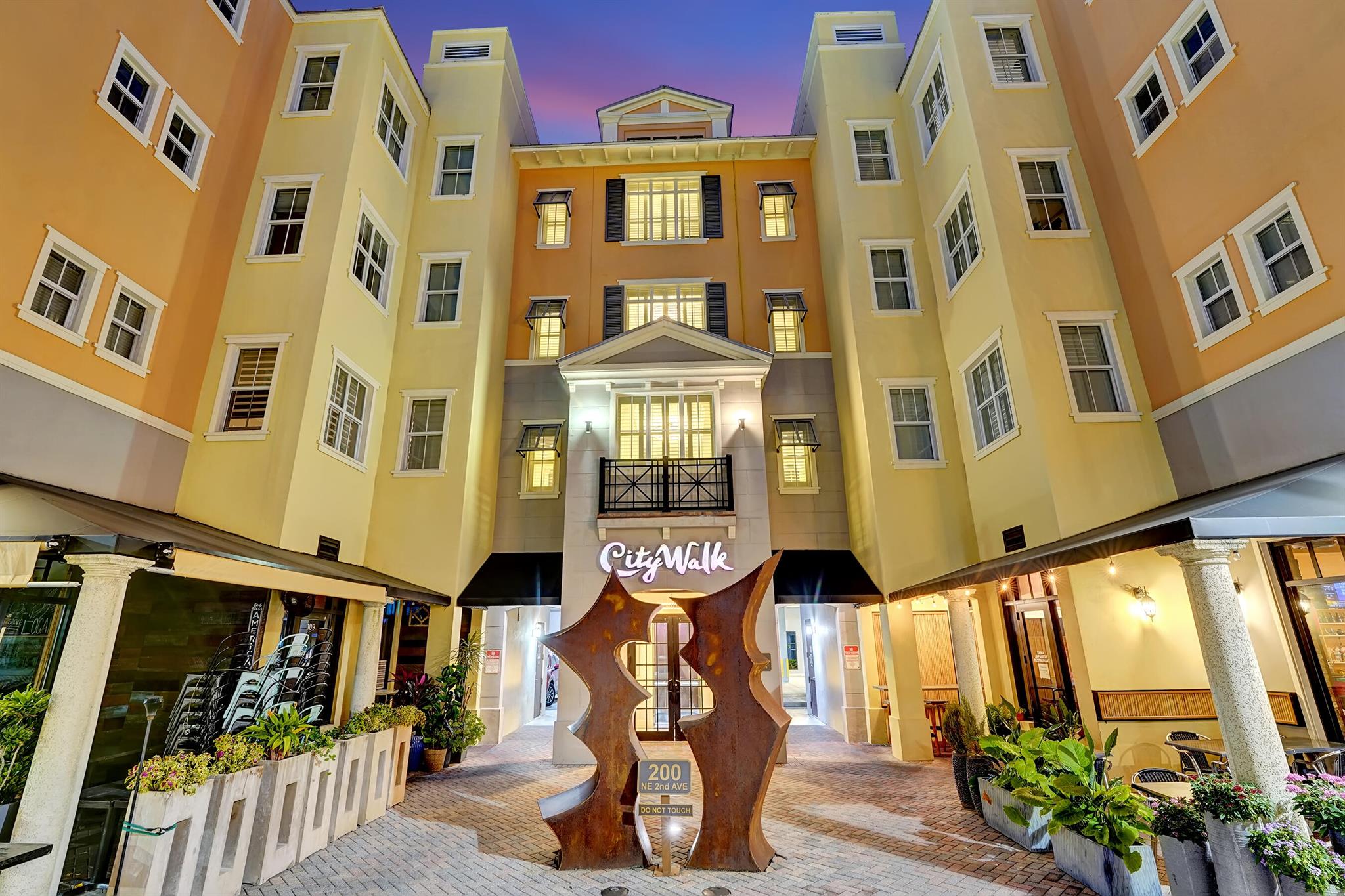 200 NE 2nd Avenue 403