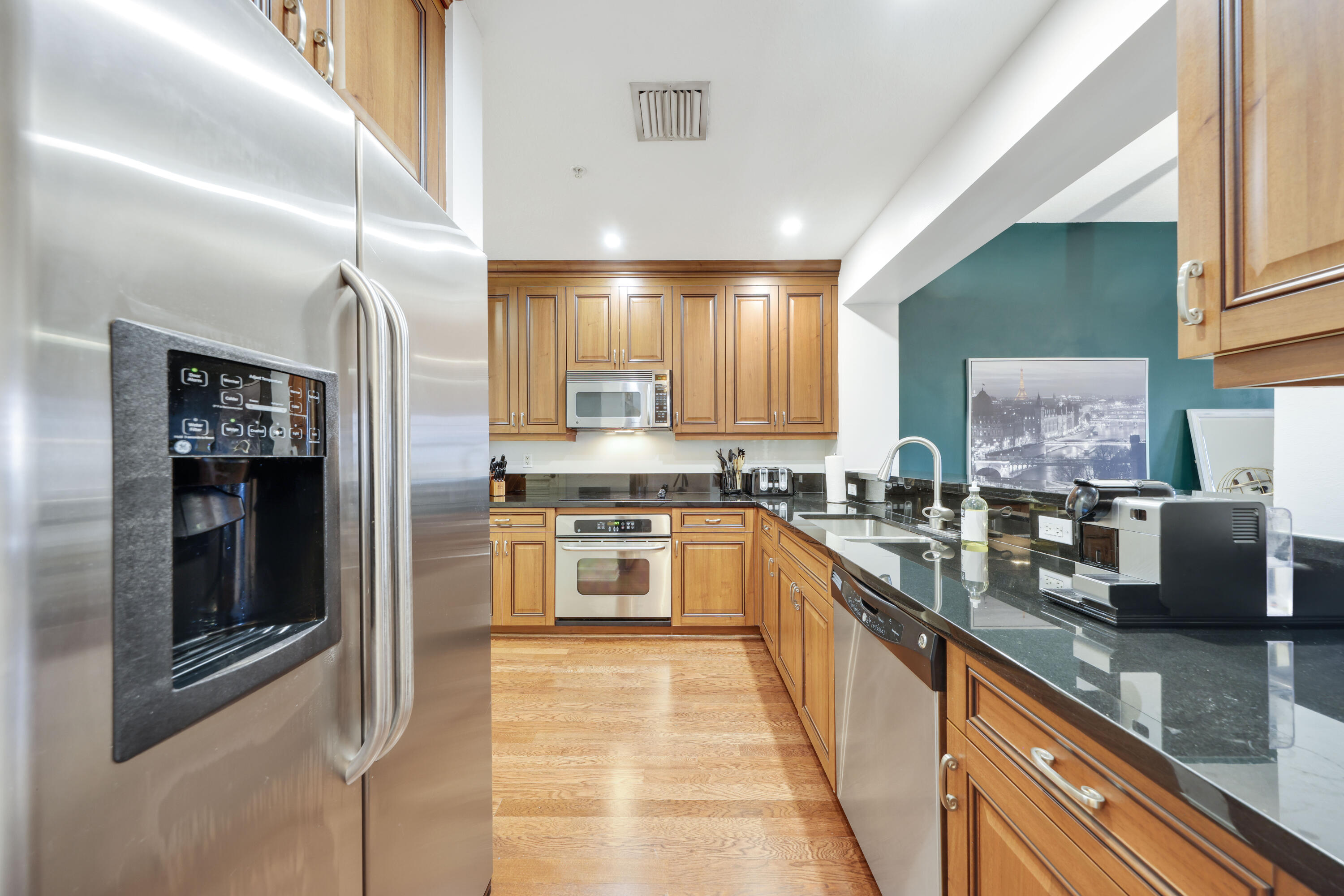 200 NE 2nd Avenue 403