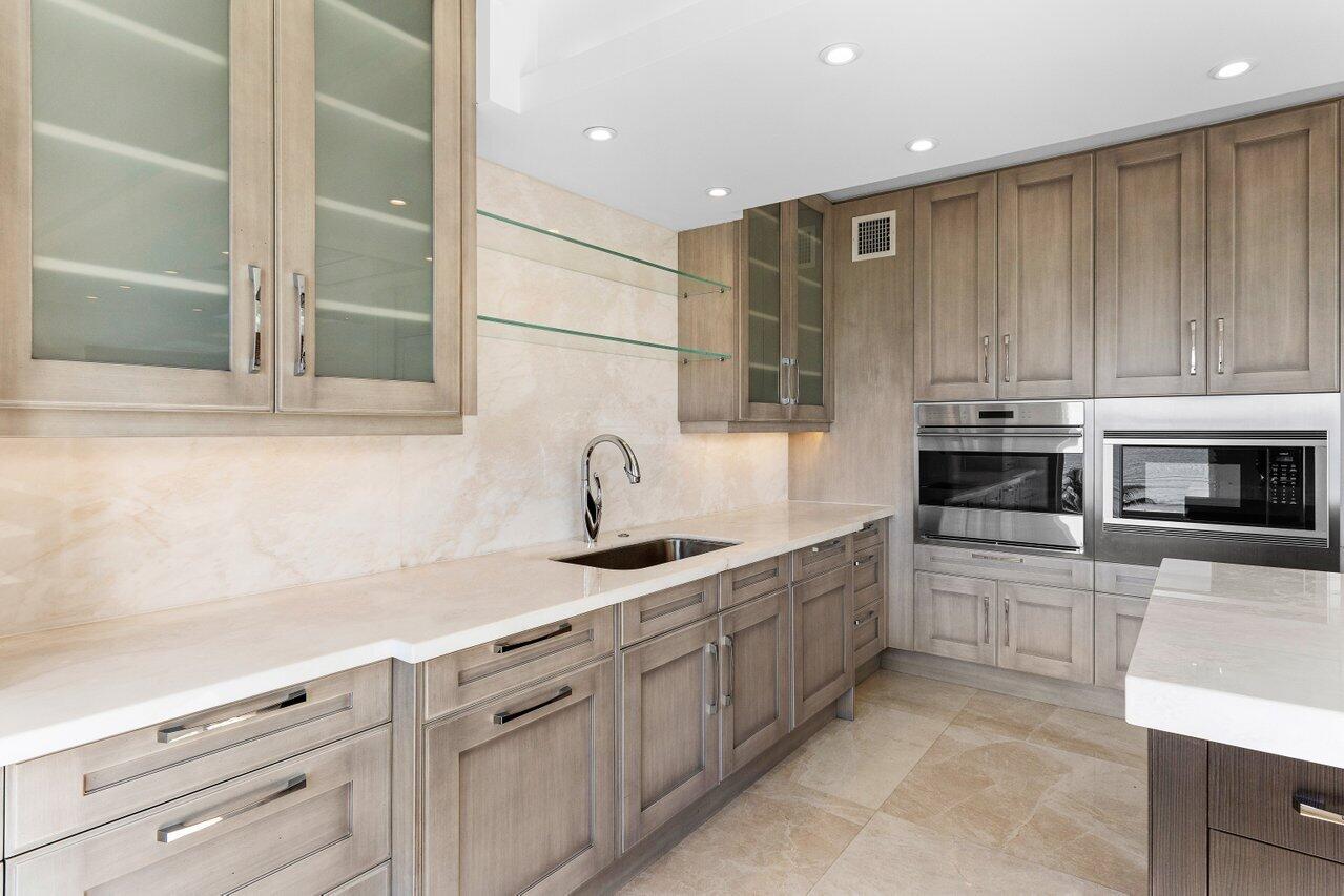 200 N Ocean Boulevard 5n