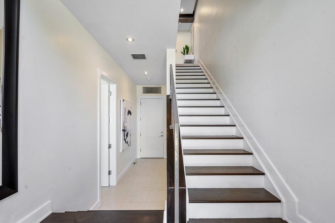 169 SE 1st Avenue