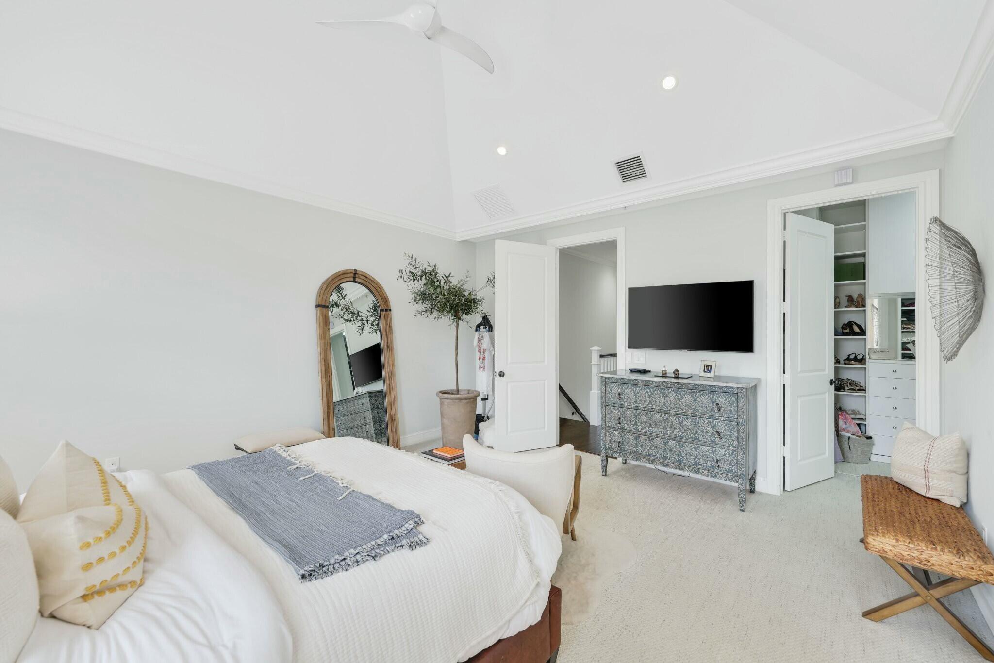 137 N Cannery Row Circle