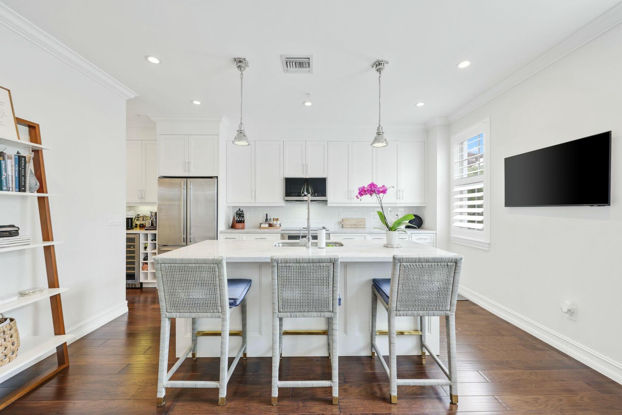 137 N Cannery Row Circle