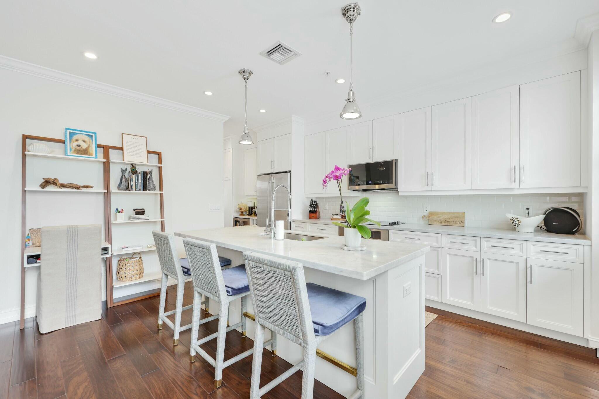 137 N Cannery Row Circle