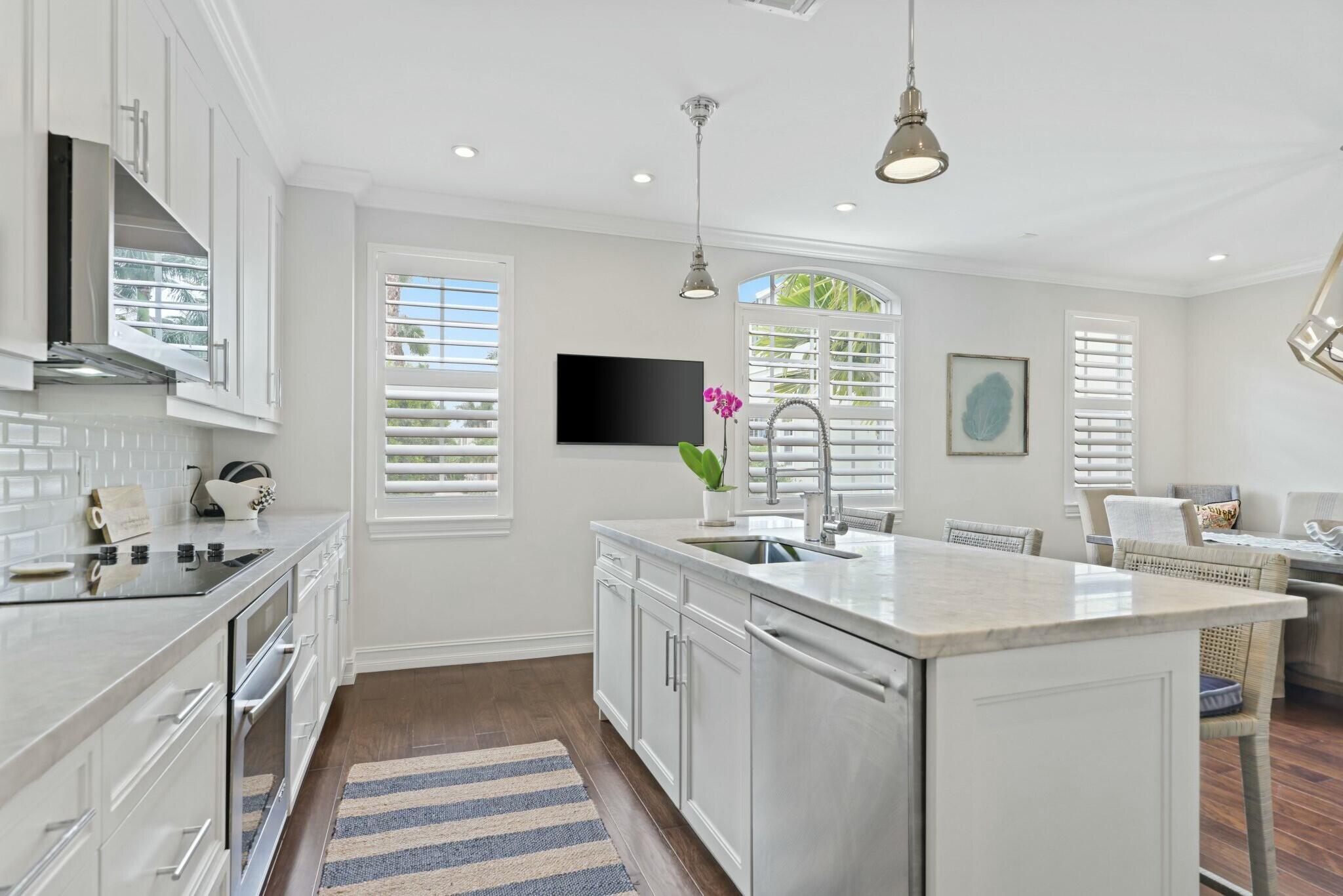 137 N Cannery Row Circle