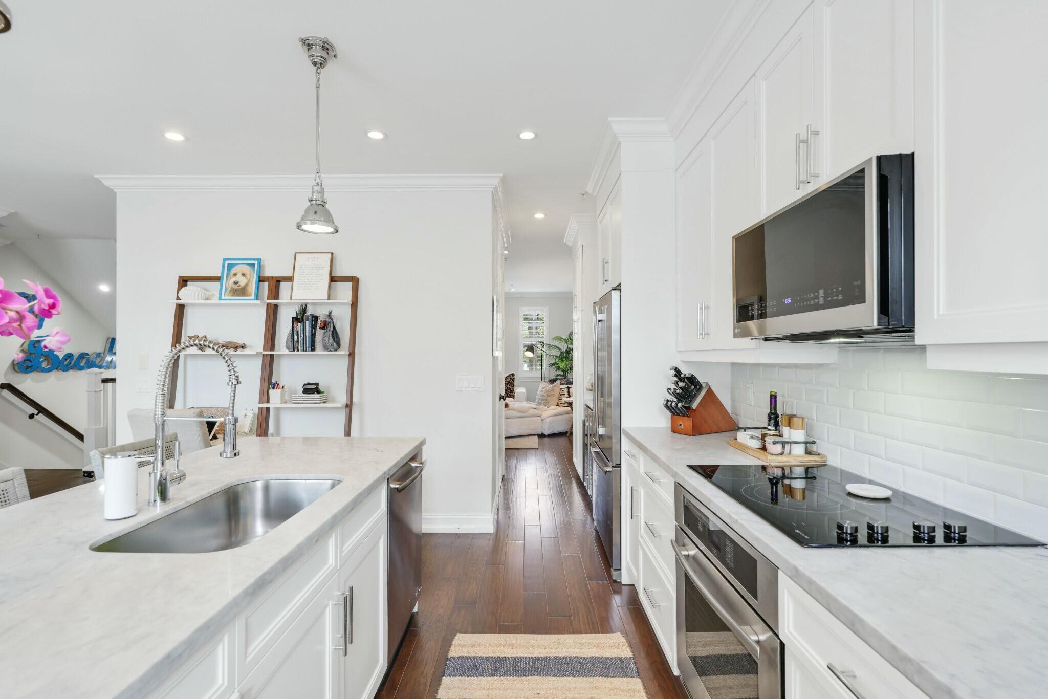 137 N Cannery Row Circle