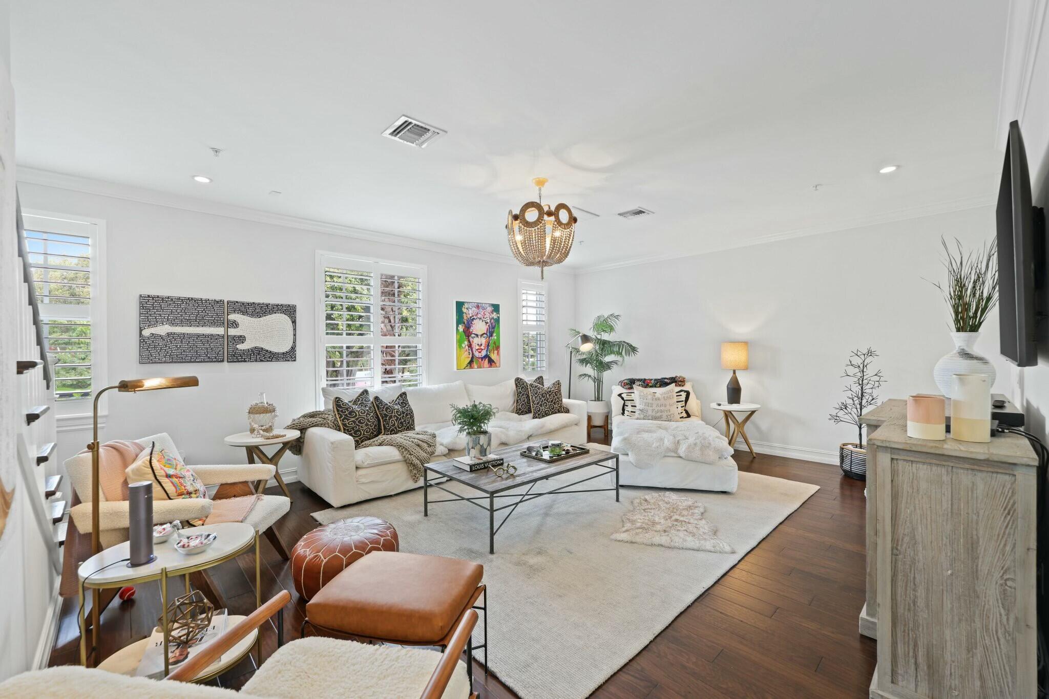 137 N Cannery Row Circle