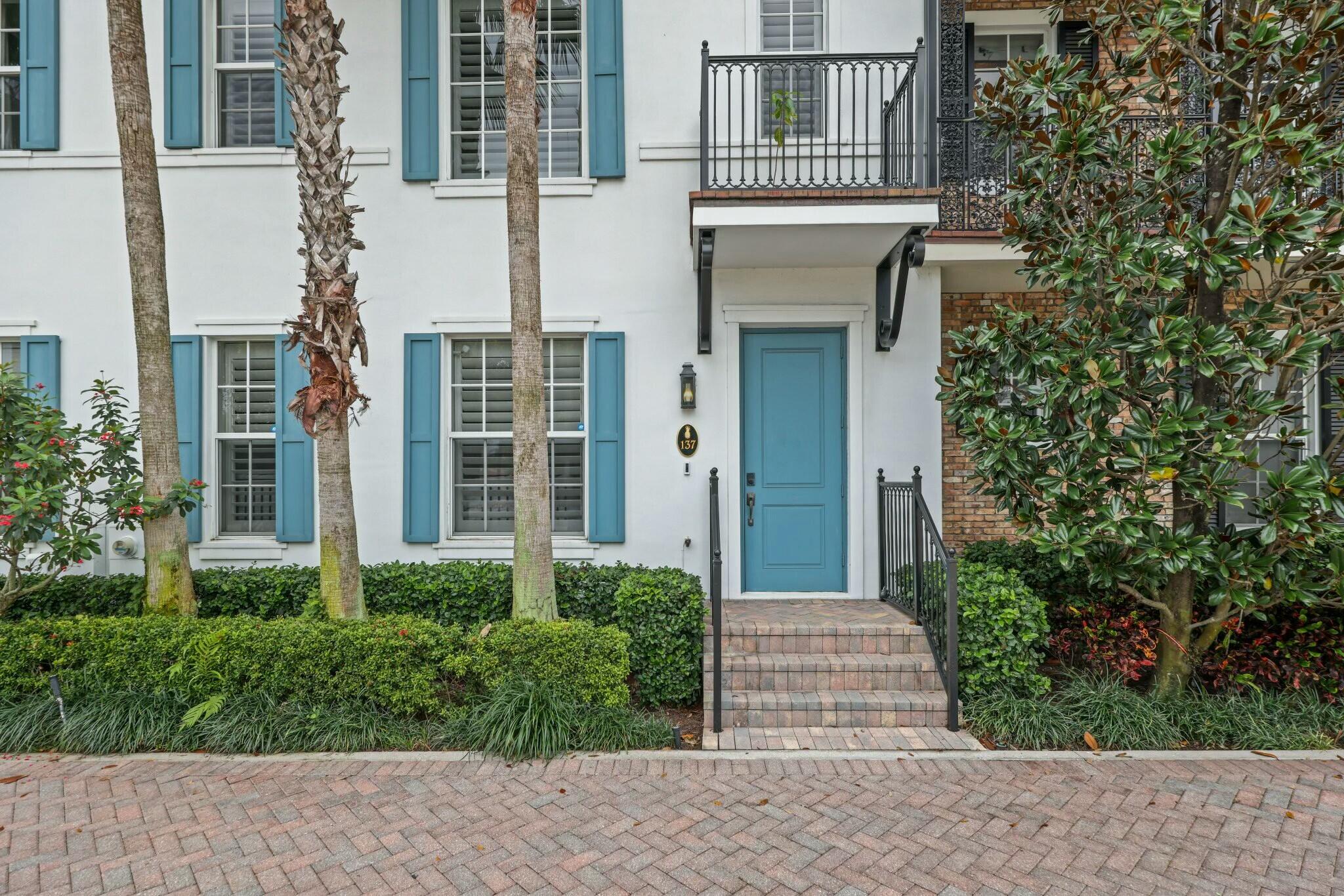 137 N Cannery Row Circle