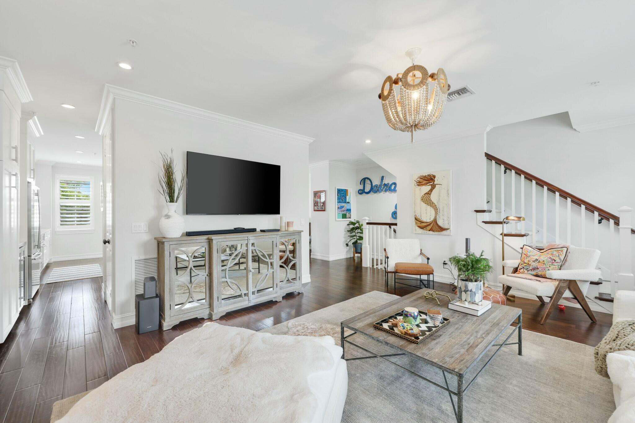 137 N Cannery Row Circle