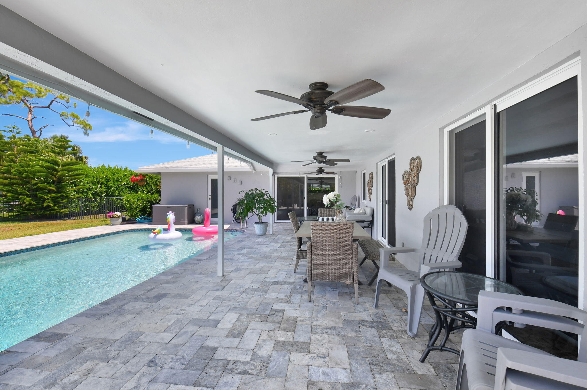 3333 Lakeview Drive