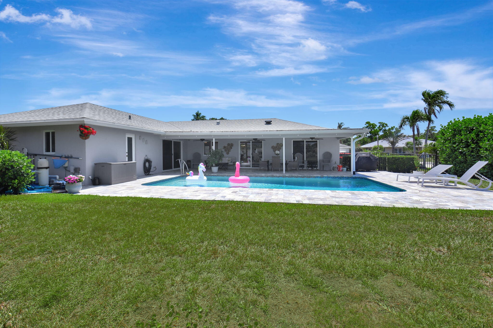 3333 Lakeview Drive