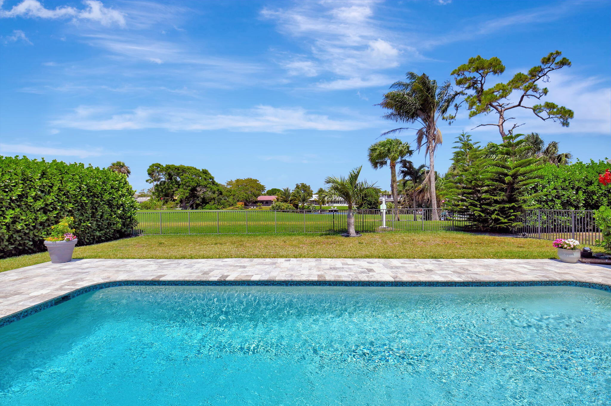 3333 Lakeview Drive