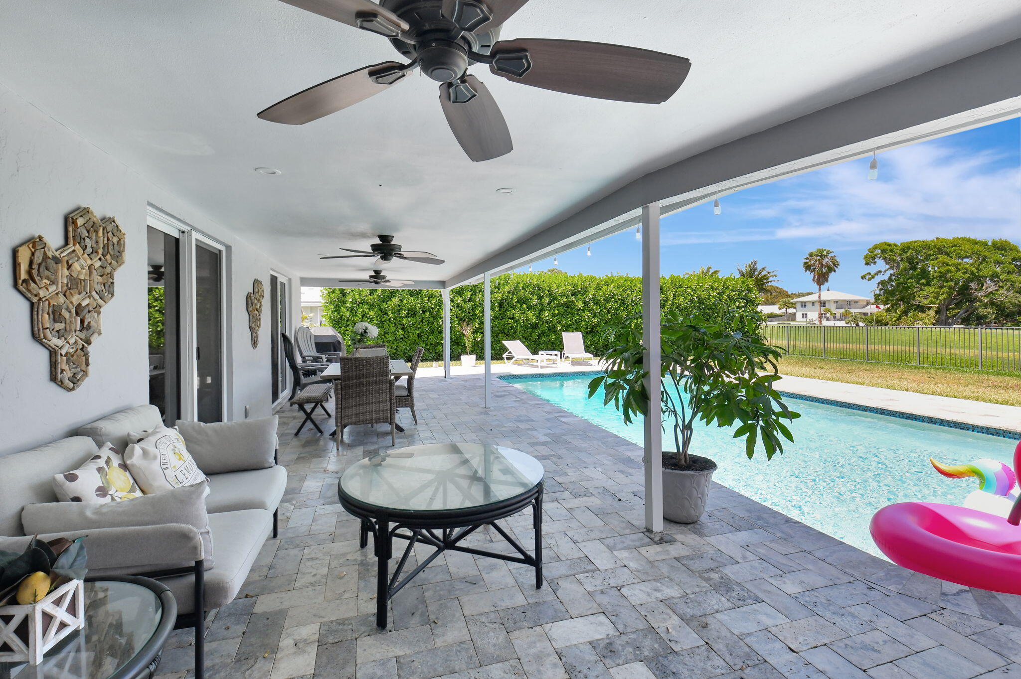 3333 Lakeview Drive
