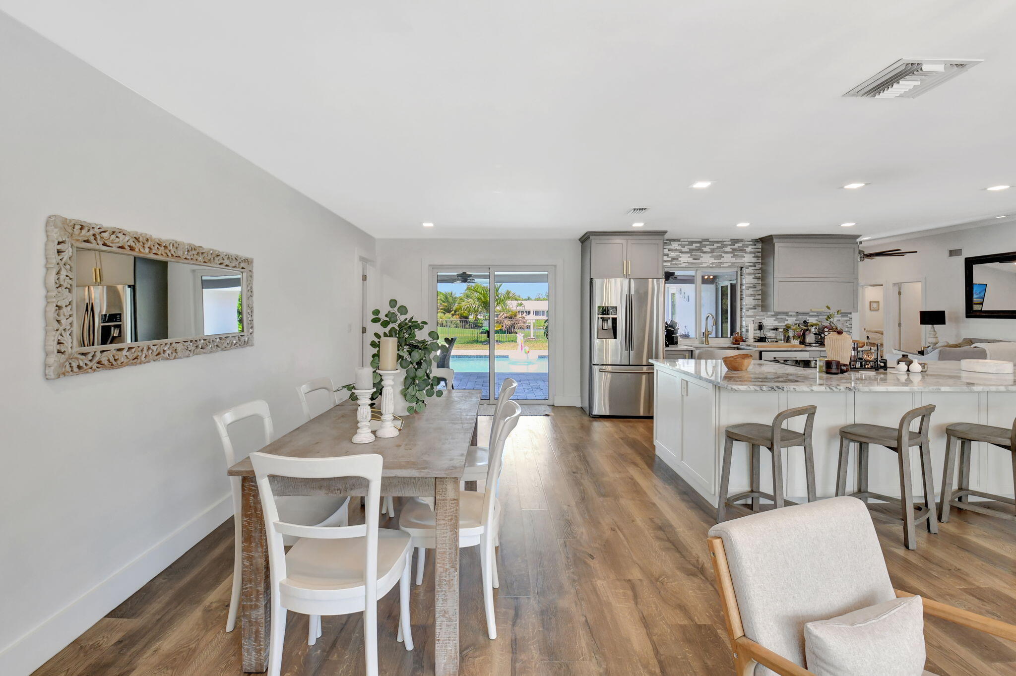 3333 Lakeview Drive