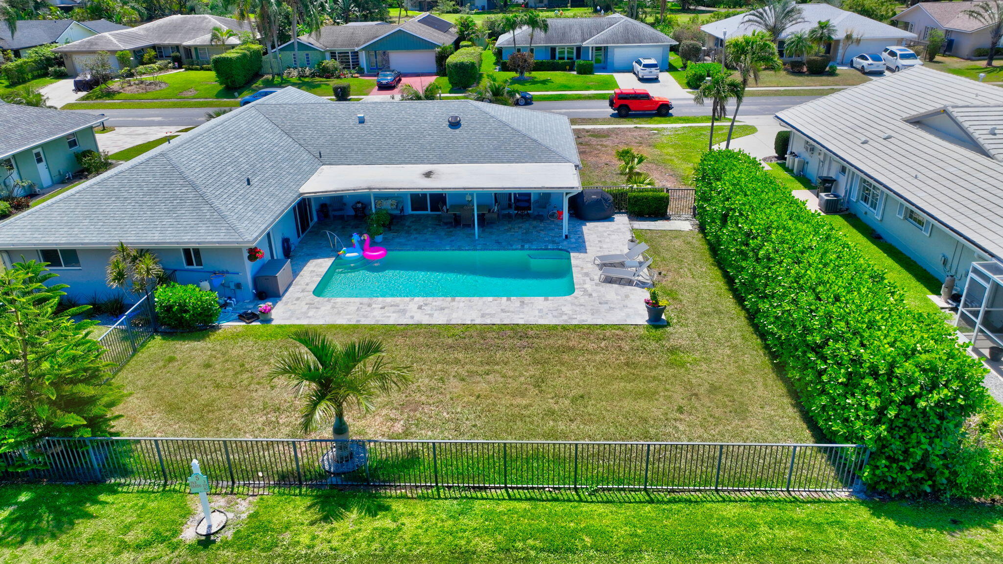 3333 Lakeview Drive