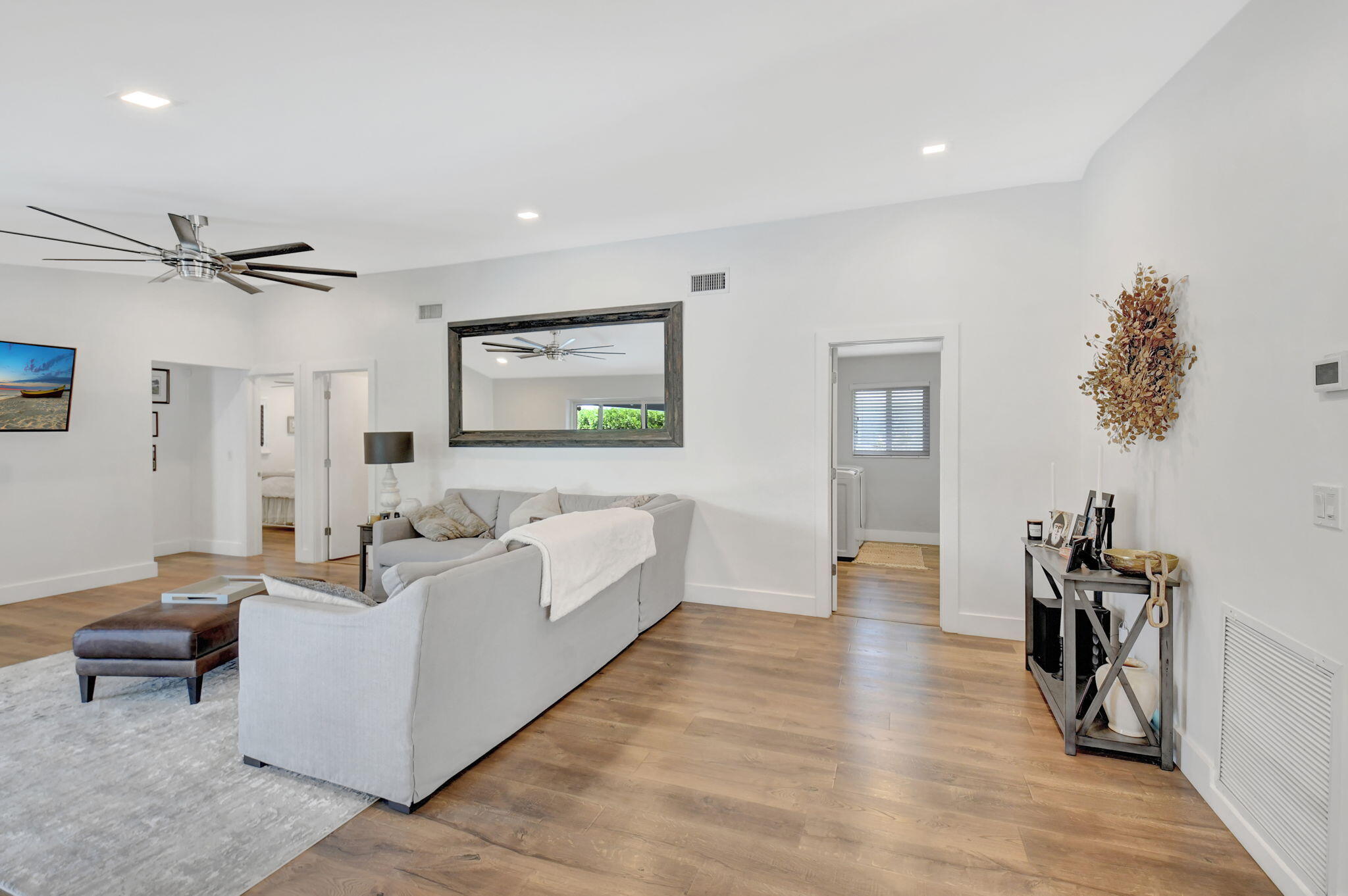 3333 Lakeview Drive