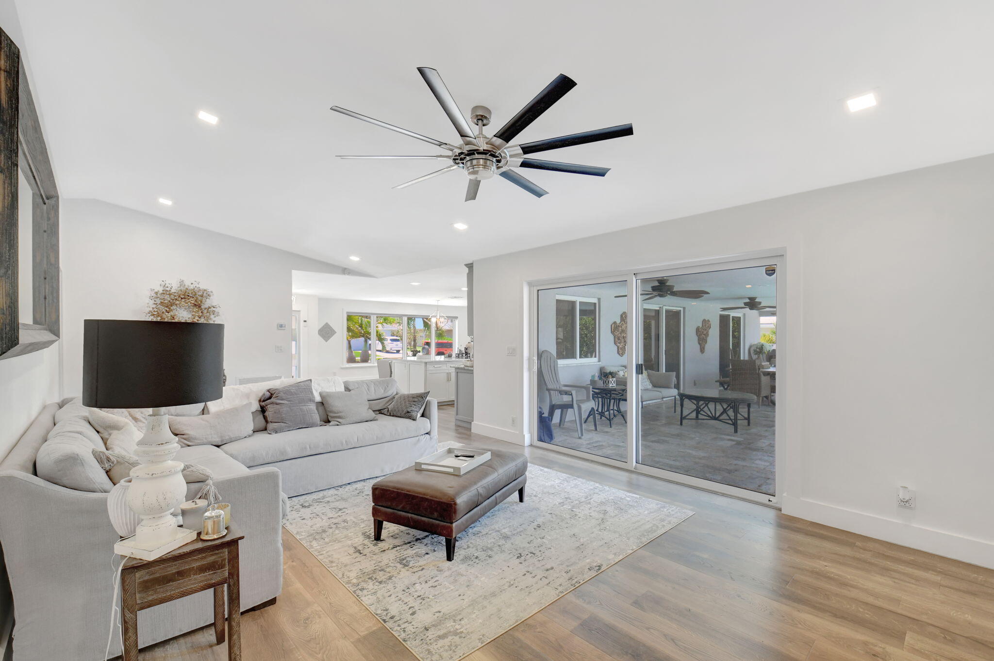 3333 Lakeview Drive