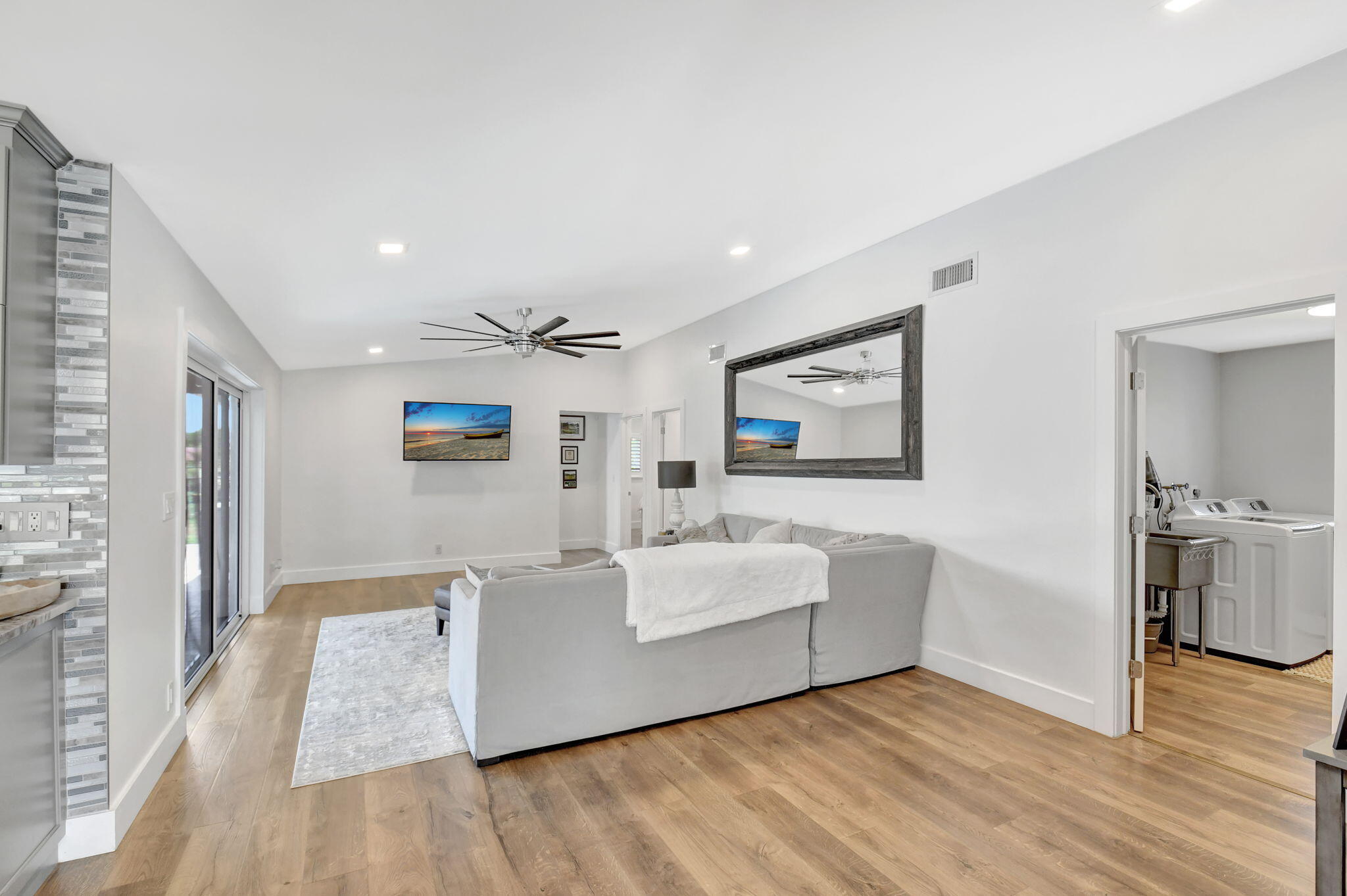 3333 Lakeview Drive