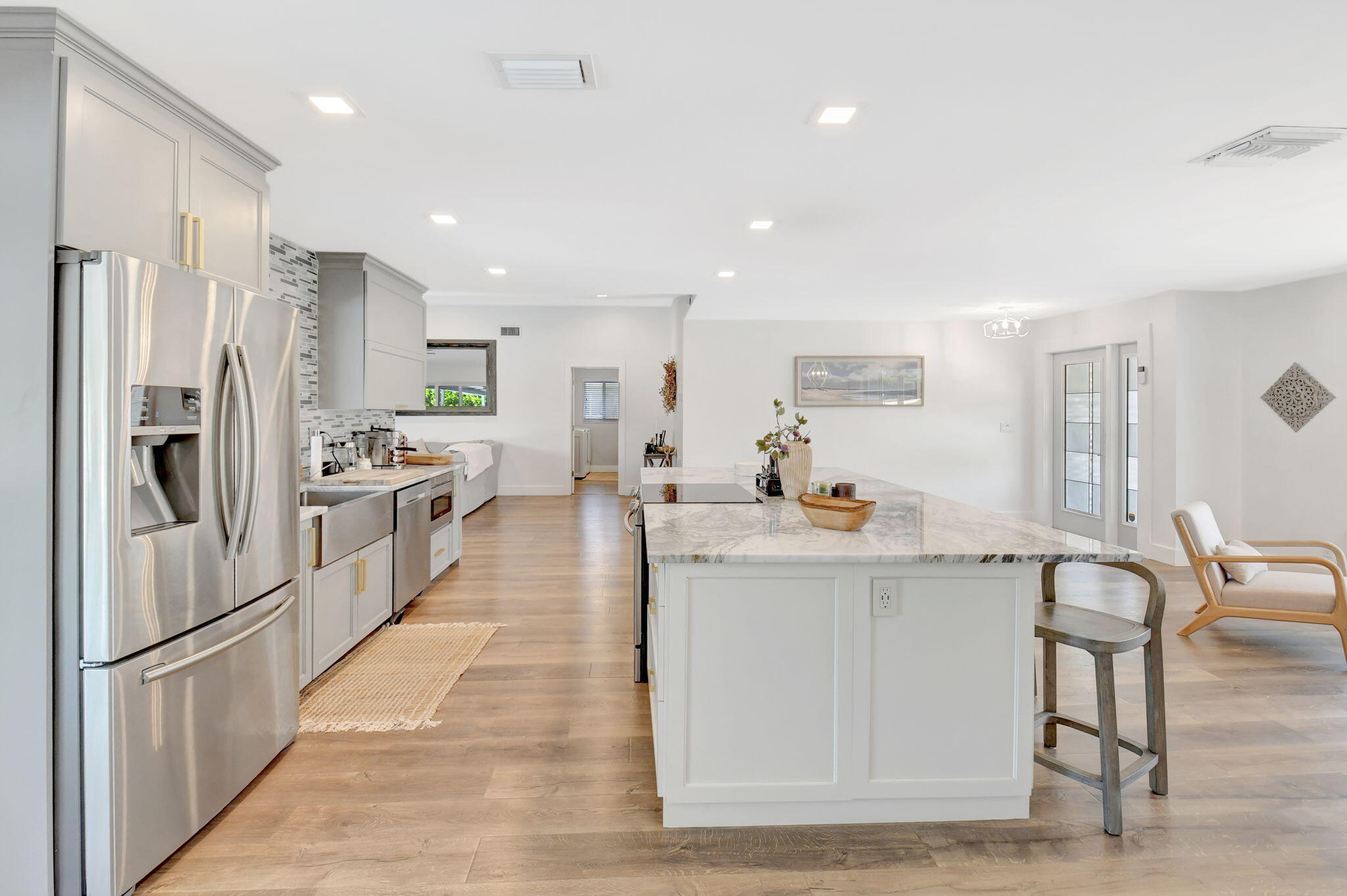 3333 Lakeview Drive