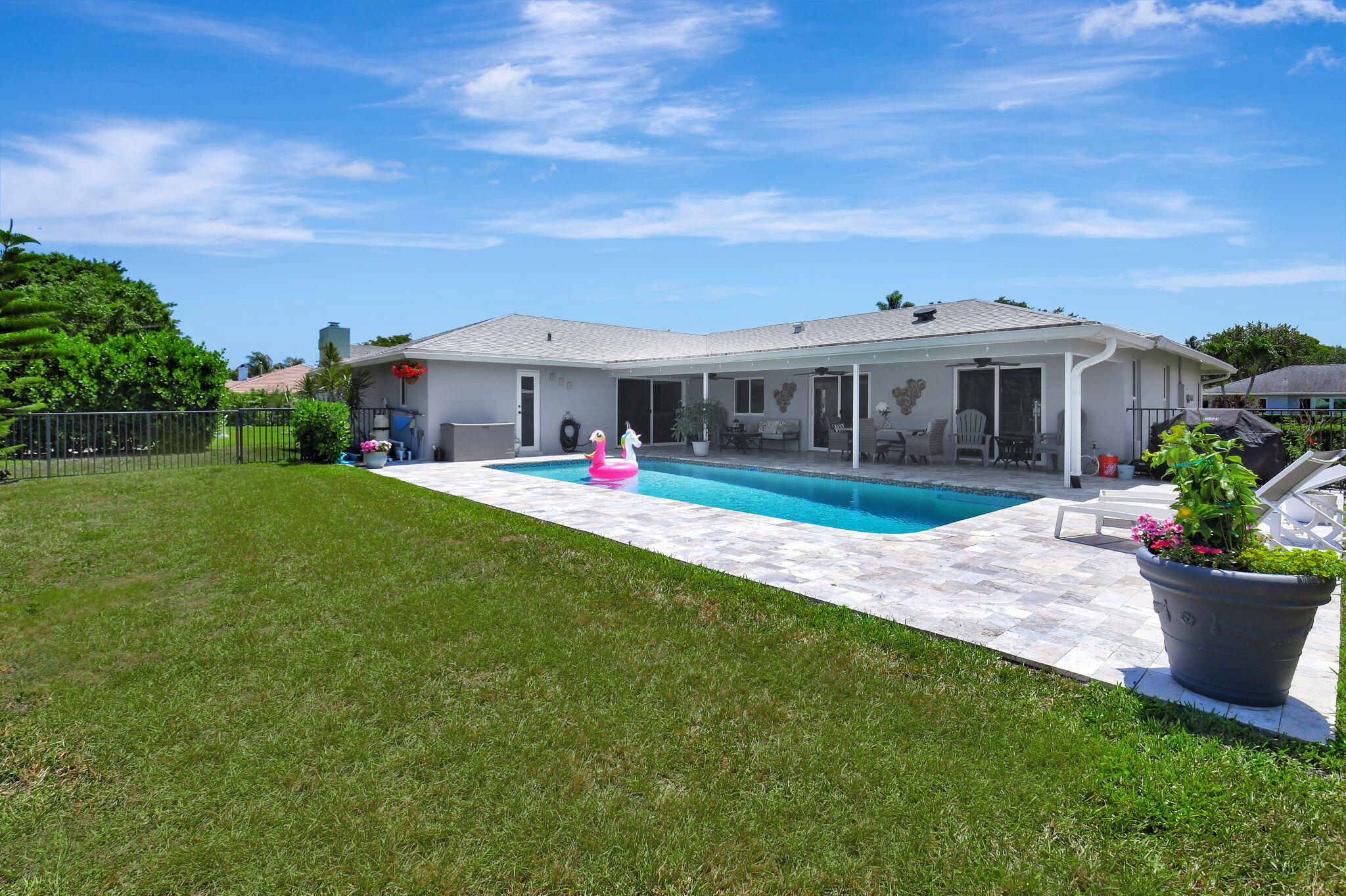 3333 Lakeview Drive