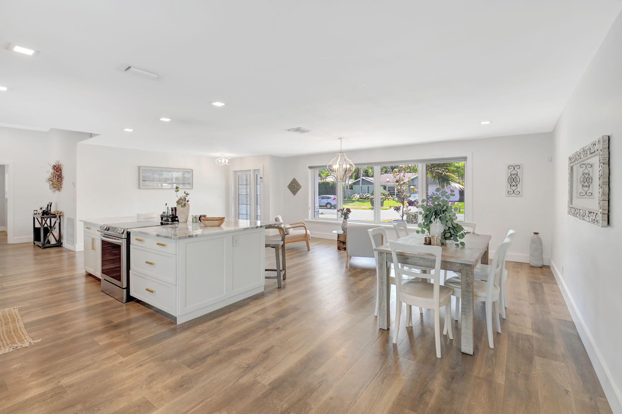 3333 Lakeview Drive