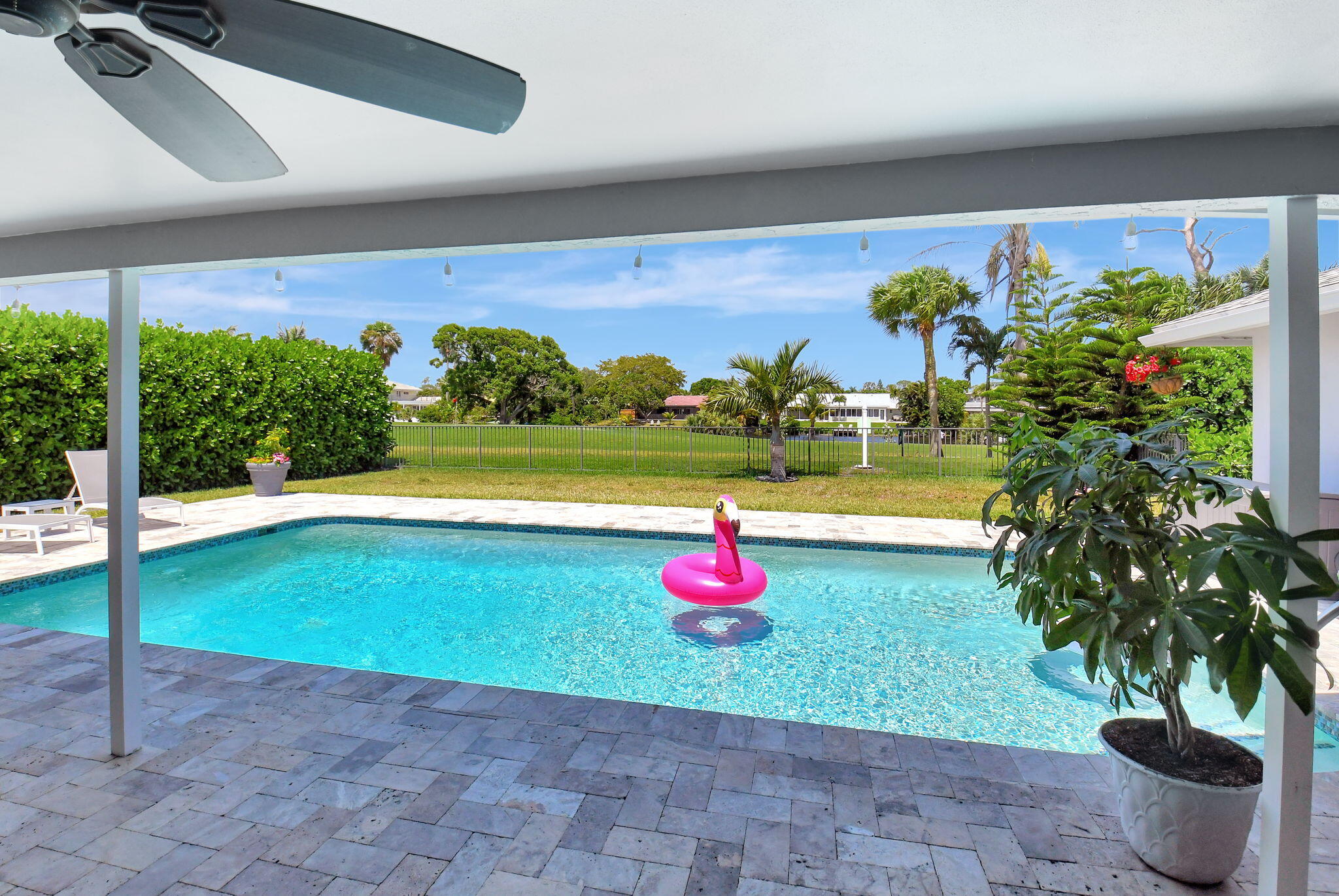 3333 Lakeview Drive