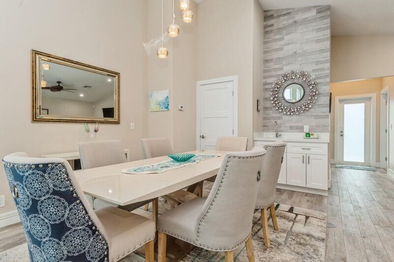 2815 N Clearbrook Circle