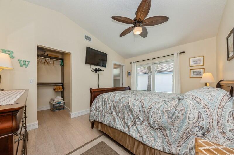 2815 N Clearbrook Circle