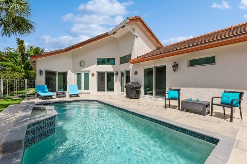 2815 N Clearbrook Circle